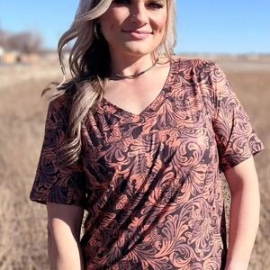 Chic Paisley Women's Short Sleeve Top
